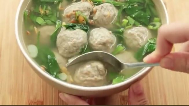 Stok Daging Kurban Melimpah? Dibikin Bakso Kenyal Kres Ala Devina Hermawan Aja, Ini Resepnya
