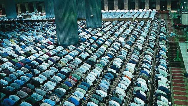 Bacaan Niat Shalat Idul Adha, Lengkap Latin dan Artinya