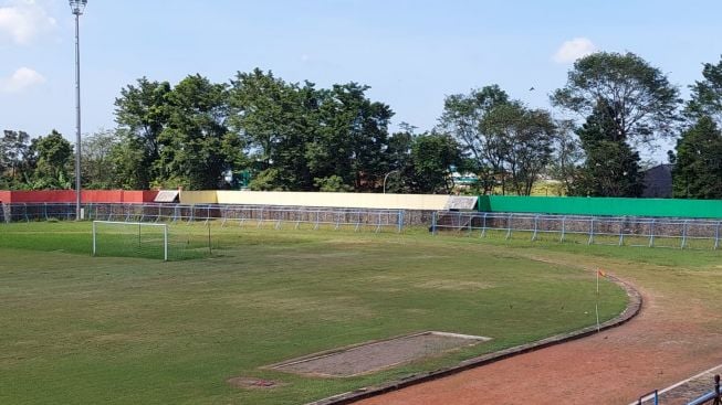 Pendukung Persak Tak Ditemui Bupati Ketika ke Pendapa Desak Bupati Kebumen Rehab Stadion Candradimuka, Respons Netizen Bikin Nyesek