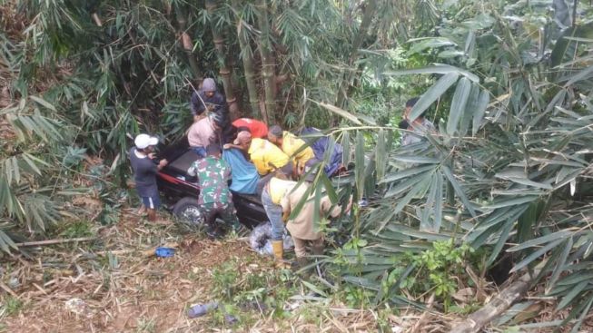 Kronologi Mobil Pick Up Masuk Jurang di Cibeureum Ciamis, 7 Orang Tewas