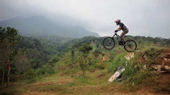 Rekomendasi 4 Lokasi Favorit Mountain Bike, Trek Menantang dengan Pemandangan Menawan