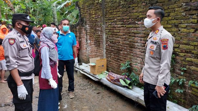 Kroya Geger, Warga Temukan Mayat Bayi Perempuan di Pekarangan Rumah
