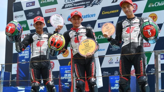 Mengharumkan, Pebalap Indonesia Decksa Almer Juarai Honda Thailand Talent Cup 2022