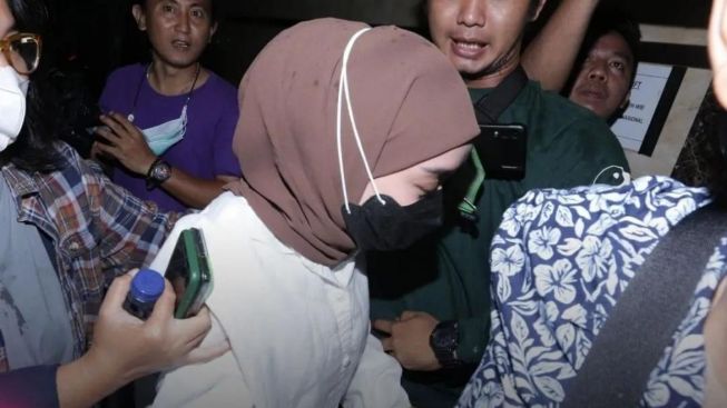 Lesti Kejora Diisukan Cabut Laporan KDRT, Netizen Kecewa Jika Benar