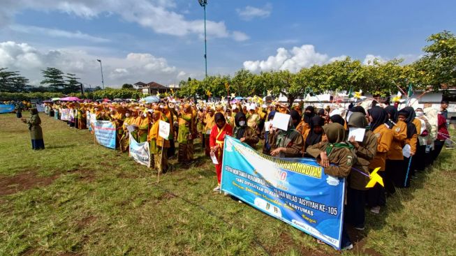 Ribuan Kader Aisyiyah Sambut Muktamar Muhammadiyah dengan Pawai di Banyumas