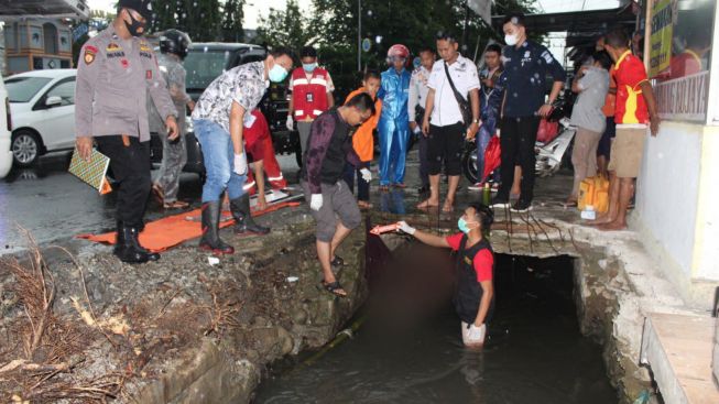 Heboh! Pria Asal Kebumen Tewas Mengambang di Saluran Irigasi Kota