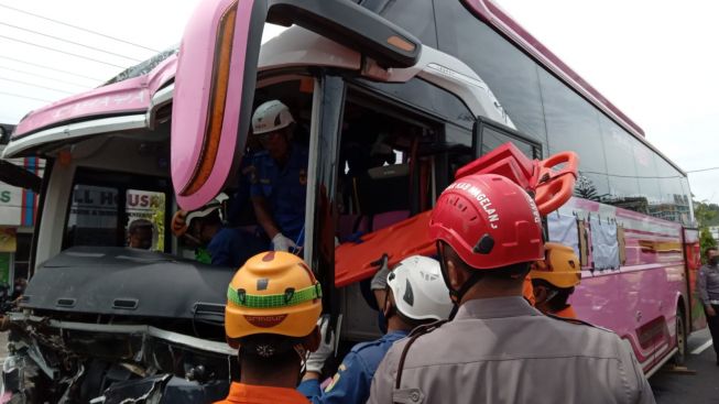 Bus Rombongan Peziarah dari Jepara Kecelakaan di Magelang, Ini Kronologinya