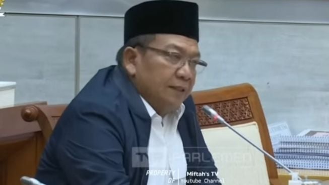 DPR Bongkar Dugaan Mark Up Gelang  Haji, Harga Asli Rp 5 Ribu Jadi Rp 35 Ribu