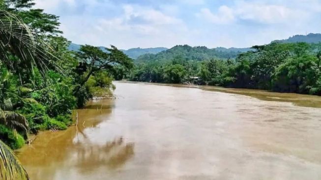 Kronologi Pria di Banyumas Diduga Terjun ke Sungai Serayu, KTP dan HP Tertinggal di Jembatan