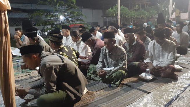 Tolak Perubahan Nama SMP Diponegoro 3 Menjadi SMP Al Azhar, Ratusan Warga NU Kedungbanteng Gelar Istigazah