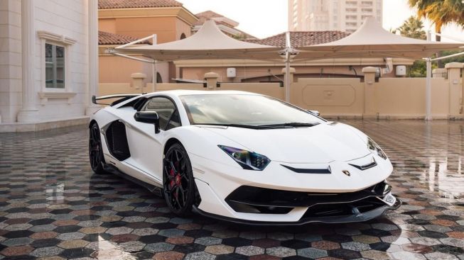 WNA Rusia Pamer Lamborghini di Bali, Telat Pajak Setahun Rp 104 Juta