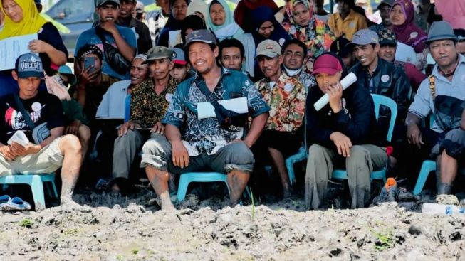 Pengalaman tak Mengenakkan Jokowi di Blora, Dilewatkan Jalan Rusak hingga Tempat Acara Becek