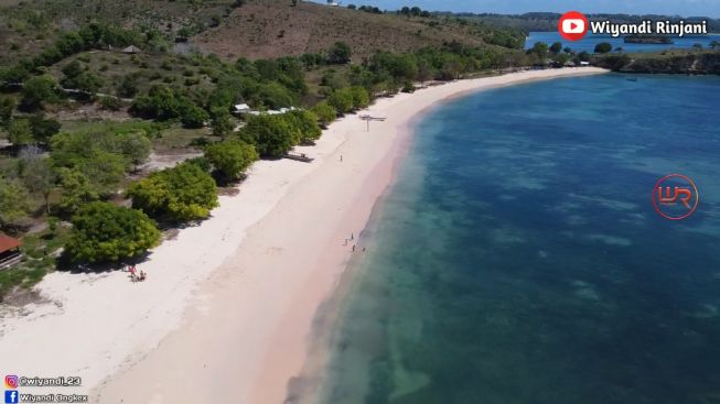Pantai Tangsi, Surga Tersembunyi di Pulau Lombok Nusa Tenggara Barat : Punya Julukan Pantai Pink !
