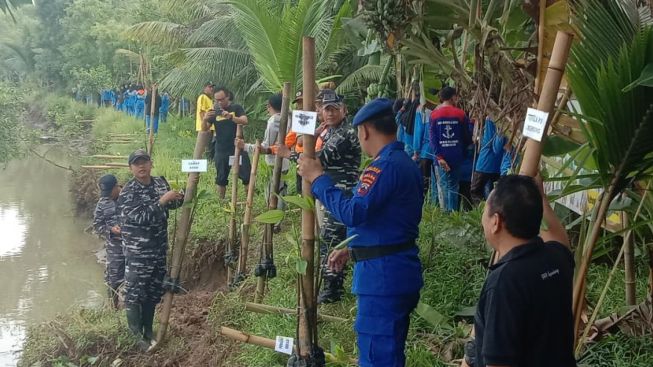 Abrasi Akibat Rob Mengancam Permukiman dan Sekolah di Kecamatan Ayah Kabupaten Kebumen