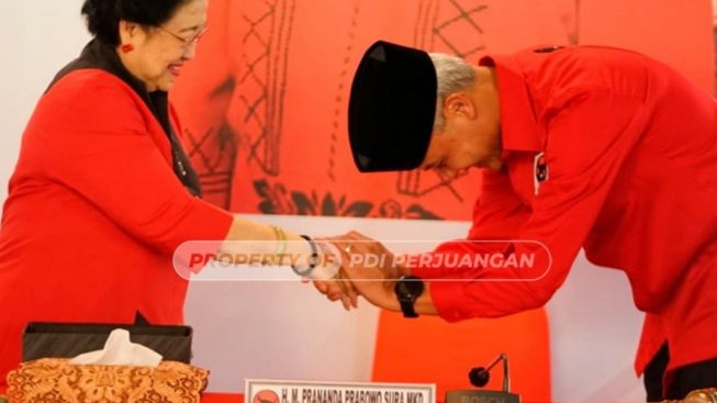 Resmi Jadi Capres dari PDIP, Ini Profil dan Perjalanan Karir Ganjar Pranowo