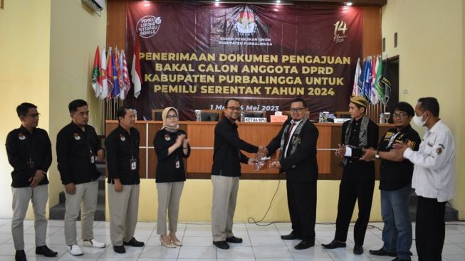 Setelah Partai Umat dan PKS, Giliran Nasdem dan PDIP Daftarkan Bacaleg ke KPU Purbalingga