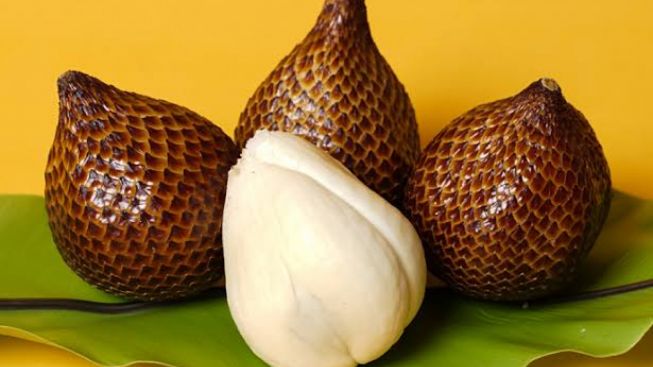 Sering Diabaikan, Ternyata Buah Salak Kaya akan Manfaat : Begini 5 Kegunaannya untuk Tubuh yang Jarang Diketahui Orang