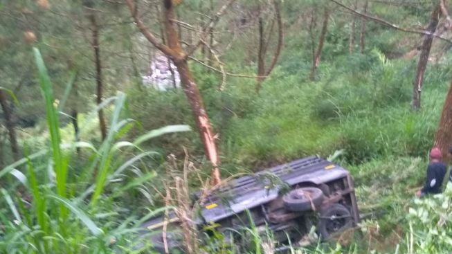 Minibus Terjun Ke Jurang di Banjarnegara, 1 Orang Tewas 4 Luka