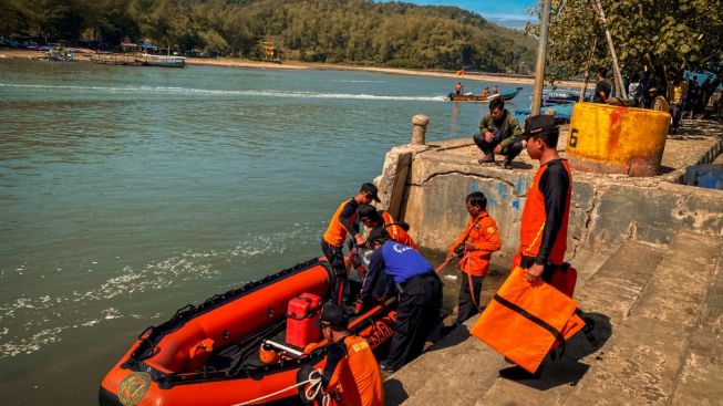 Tenggelamnya Perahu di Pantai Jetis Kebumen, Seorang ABK Hilang Masih Dicari