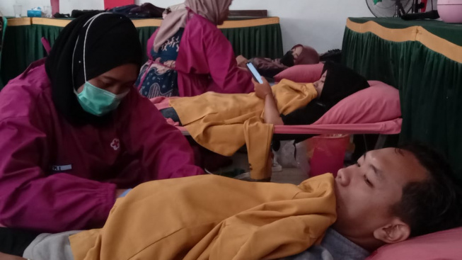 Mahasiswa KKN Unsoed Purwokerto Ajak Masyarakat Banjarnegara Peduli Sesama Lewat Donor Darah