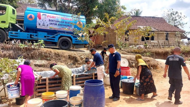 PGRI Banjarnegara Bergerak Bantu Atasi Kekeringan dan Krisis Air Bersih di Beberapa Wilayah