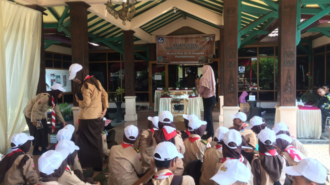 Lewat Kuliner, Pramuka Mengenal Museum Soegarda Poerbakawatja Purbalingga