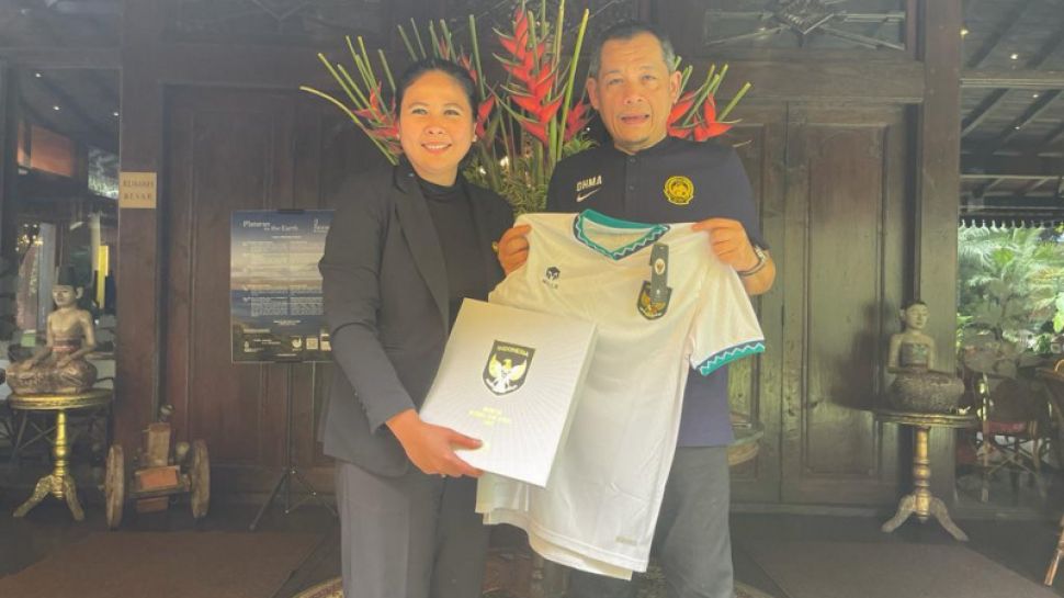 The president of the Malaysian football federation meets the PSSI ahead of the match of determination between Indonesia and Malaysia, what are you doing?