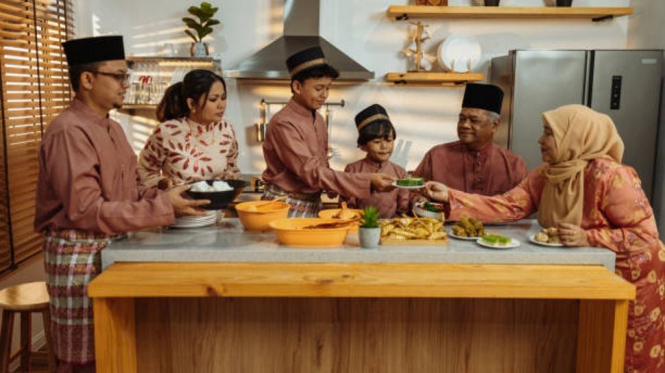 Adab Bertamu Di Saat Lebaran, Jangan Bermaksud Cari Makan Gratis