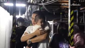 Haru! Rizky Febian Nangis Bertemu Baby Adzam, Langsung Digendong dan Dicium