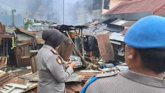 Kebakaran Hanguskan 6 Petak Rumah di Bukittinggi, Kerugian Ratusan Juta