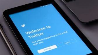 Jadi Bos Baru Twitter, Elon Musk Bakal Hapus Label 'Twitter for iPhone'