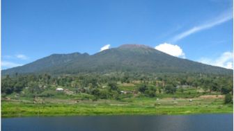 Mengenal Gunung Marapi di Sumatera Barat