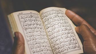 Begini Harusnya Adab Membaca dan Mendengarkan Lantunan Ayat Alquran