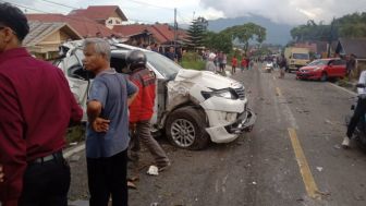 Kecelakaan Beruntun di Tanah Datar Sumbar, Sejumlah Kendaraan Rusak Parah