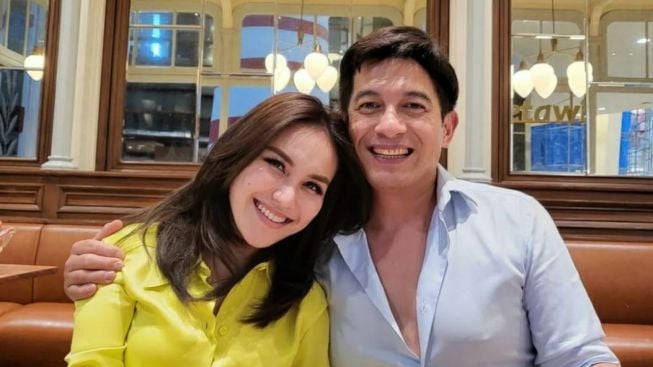 Ayu Ting Ting Pamer Foto dengan Seorang Lelaki, Ini 8 Fakta dari Dedi Mulya