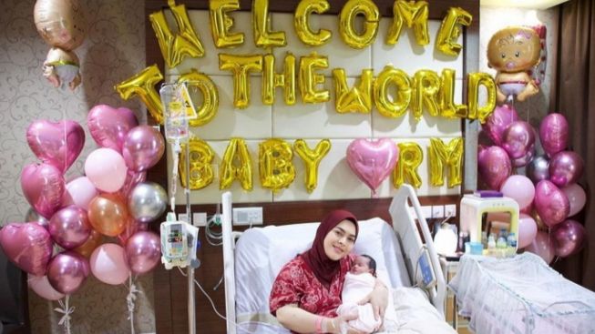 Adik Syahrini Melahirkan Anak Perempuan Di Hari Kemerdekaan RI Tahun 2022