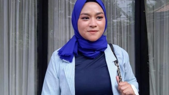 Mantan Istri Daus Mini, Mendapatkan Komentar Rujak dari Netizen