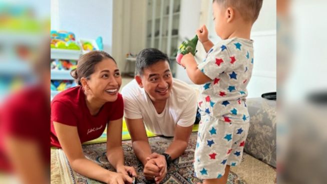 Tata Janeeta Bimbang Saat Sang Suami Minta Tambah Anak, Kenapa?