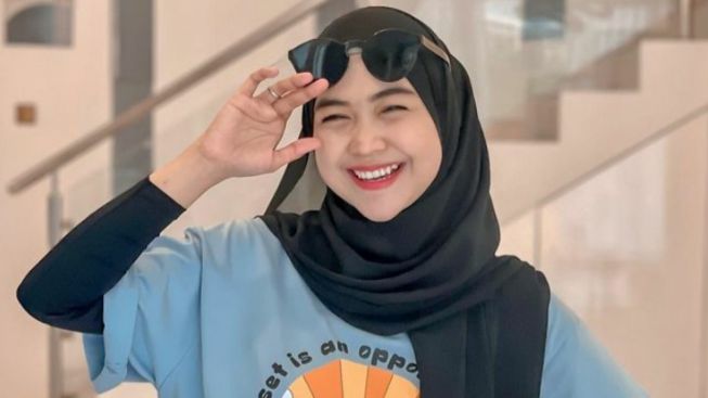 Video Detik-detik Ria Ricis Diduga Cuekin Bunga Zainal Beredar, Ditonton Hingga 7,5 Juta Kali