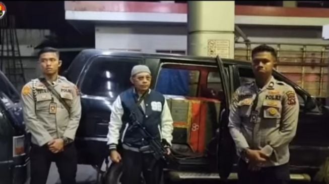 Sidak ke SPBU Dini Hari, Kapolda Sumbar Temukan 11 Mobil Tangki Modifikasi