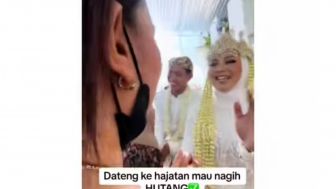 Momen Wanita Tagih Utang ke Pengantin di Pelaminan Viral: Pesta Mewah, Bayar Utang Sulit!