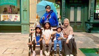 Liburan Bareng Anak-anak Usai Cerai, Desta Gak Lagi Panggil Natasha Rizky 'Abuy', Momen Unggah Foto Keluarga Ramai Didoakan Rujuk!