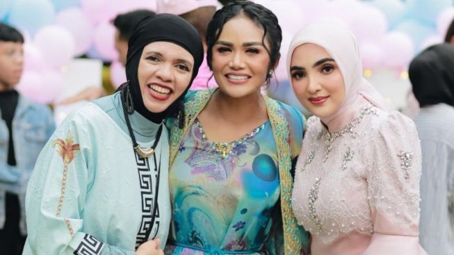 Krisdayanti Bersyukur Anak-anaknya Dapat Ibu Sambung Seperti Ashanty: Saya Nggak Cemburu