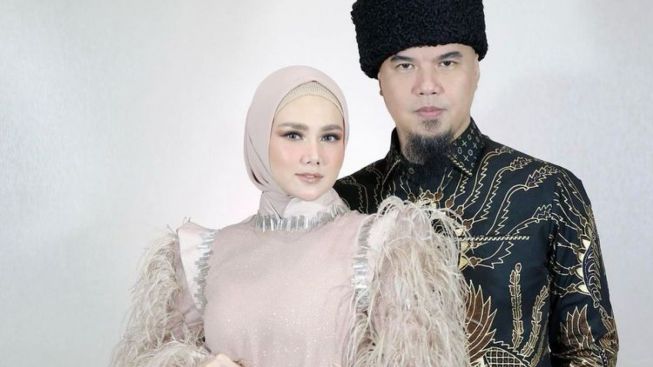 Mulan Jameela Dinyinyiri Gegara Akui Nikmat Nikah dengan Ahmad Dhani, Netizen: Enak Lah Suami Teman Sendiri