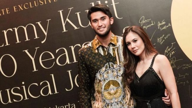 Sendiri Lagi? Wulan Guritno Diduga Putus dengan Sabda Ahessa, Netter Soroti Foto Bareng Pacar Brondongnya Sudah Dihapus