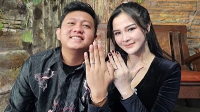 Tanggapi Gosip Bella Bonita Jadi Simpanan Pejabat, Denny Caknan Emosi: Kurang Kerjaan!