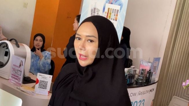 Ngebet Nikah Lagi, Aura Kasih Mendadak Pakai Hijab: Aku Perlu Disayang