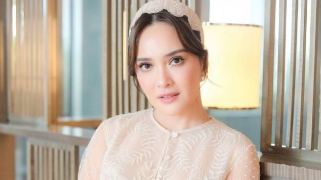 Kini Menjanda, Potret Shandy Aulia Pakai Bikini Buat Netizen Geger ...