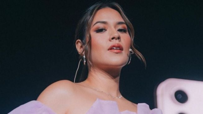 Dituding Hanya Mau Mandi Pakai Air Galon, Raisa Justru Bersyukur: Ya Allah, Makasih ya Allah