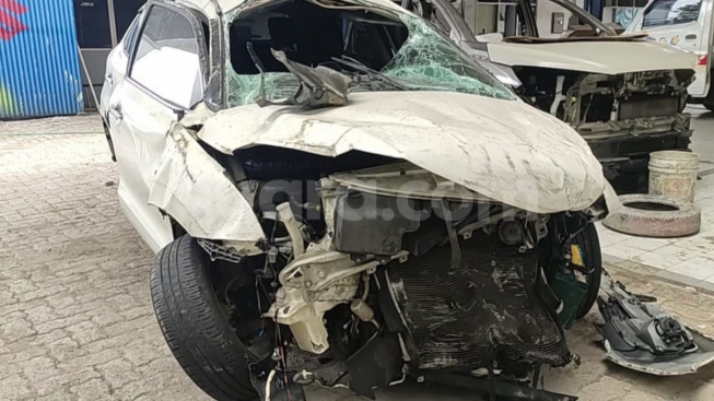 Kondisinya Cuma Luka Ringan, Mobil yang Dinaiki Rendy Kjaernett dan Lady Nayoan Ringsek, Netizen Sebut Keajaiban!